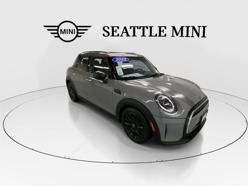 Certified 2022 MINI Cooper 4-Door Hardtop image 2