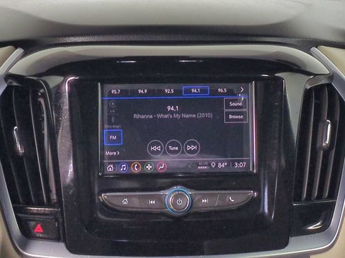 Used 2022 Chevrolet Traverse LS FWD image 21