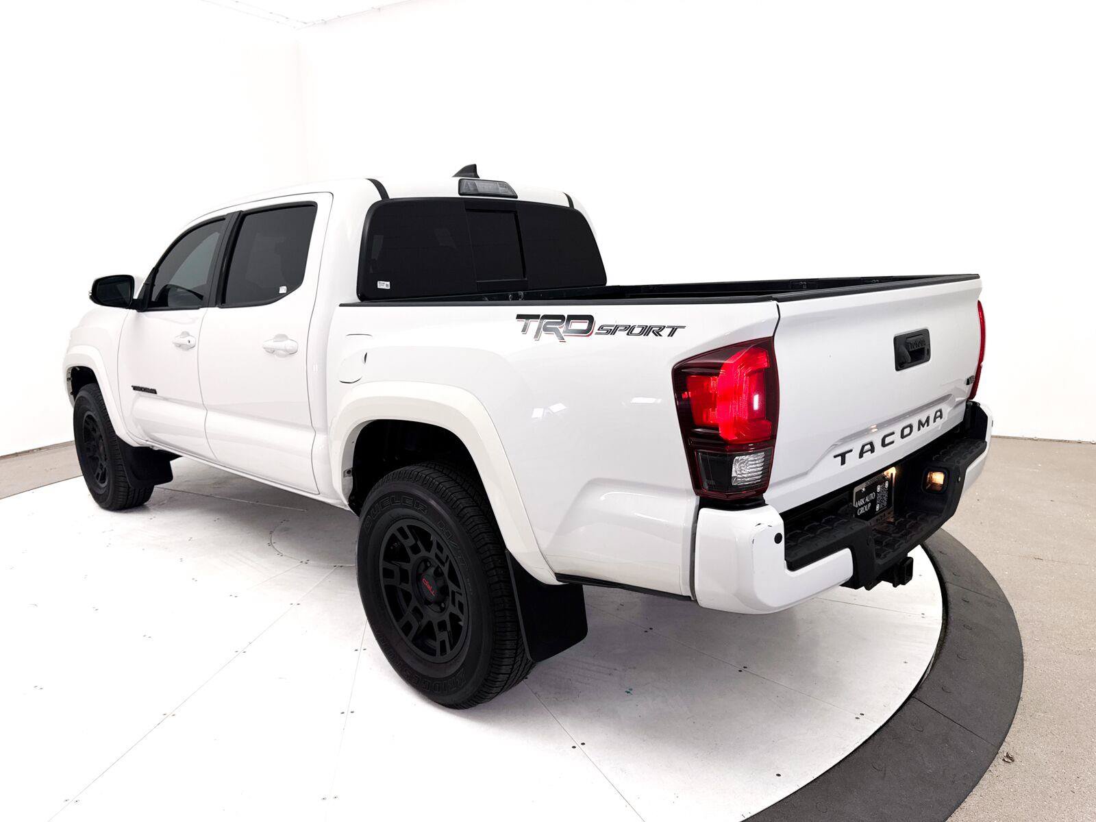 Used 2018 Toyota Tacoma TRD Sport w/ Technology Package RWD image 15