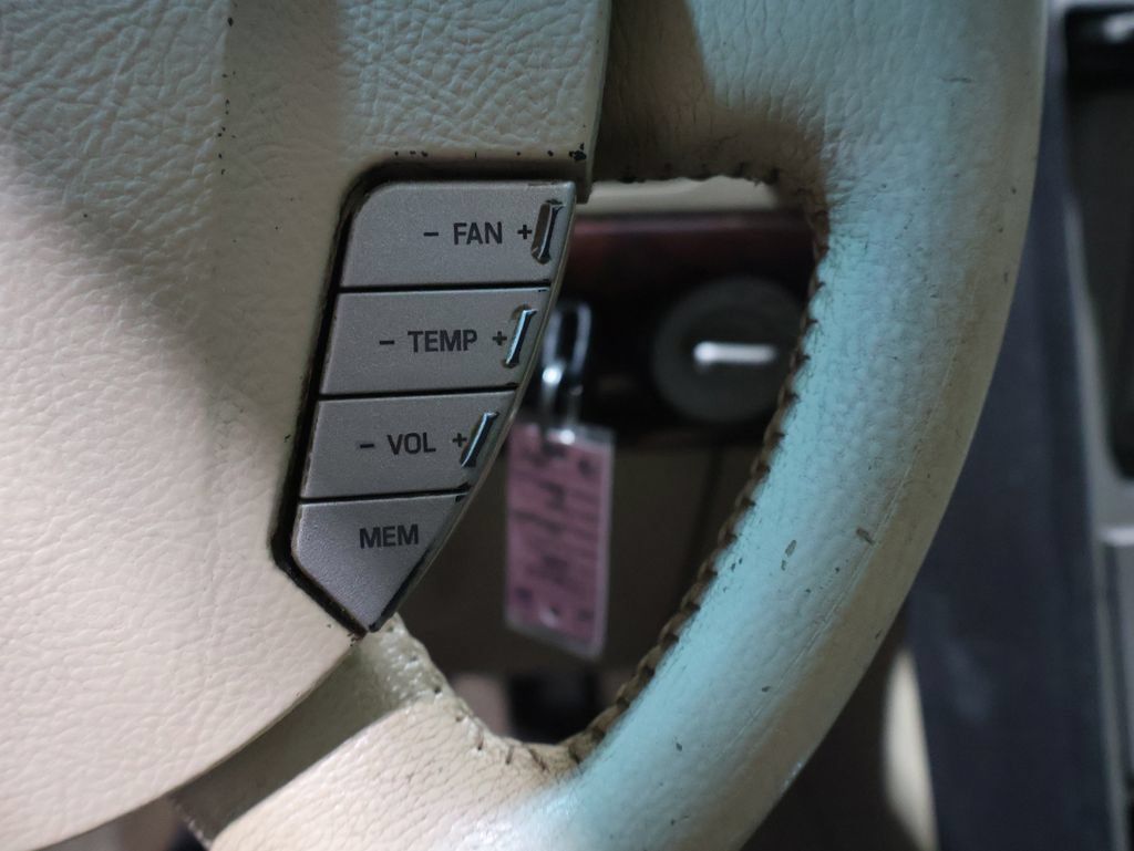 Used 2006 Lincoln Navigator Luxury AWD/4WD image 34