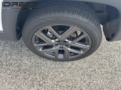Used 2026 Jeep Compass Limited AWD/4WD image 23