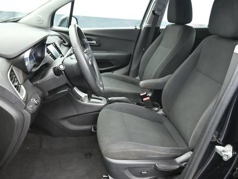 Used 2017 Chevrolet Trax LS FWD image 22