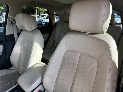 Used 2018 Audi Q5 2.0T Premium Plus w/ Premium Plus Package image 18