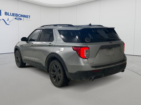 Used 2021 Ford Explorer XLT w/ Equipment Group 202A RWD image 7