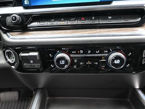 Used 2023 Chevrolet Silverado 1500 RST AWD/4WD image 15