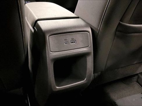 Used 2025 Chevrolet Trax RS w/ Driver Confidence Package FWD image 32