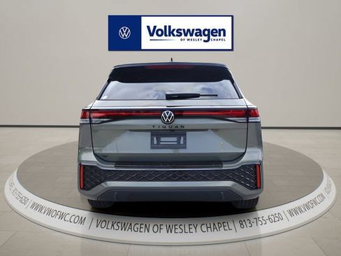New 2026 Volkswagen Tiguan SE R-Line FWD image 6