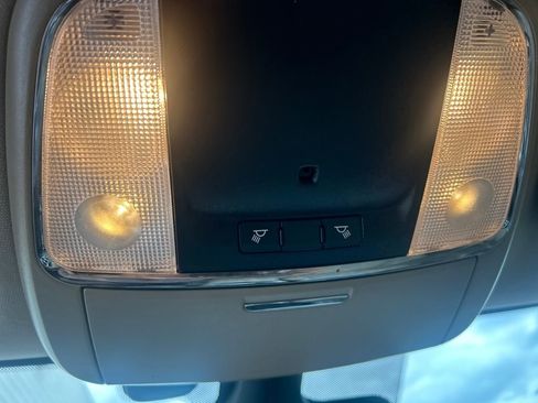 Used 2021 Jeep Grand Cherokee Laredo image 16