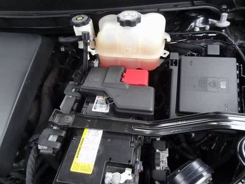 Used 2023 Chevrolet Traverse LT image 41