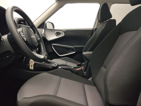 Used 2025 Kia Soul S image 17