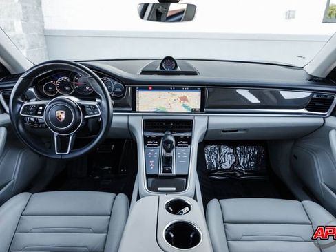 Used 2018 Porsche Panamera 4S image 6