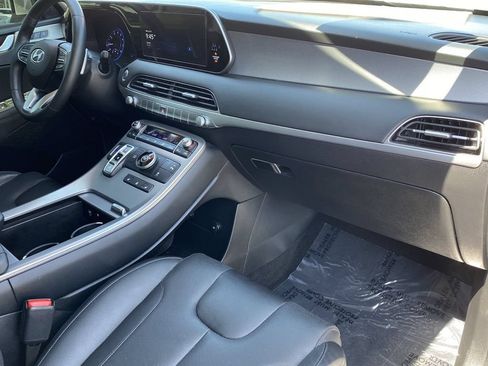 Used 2022 Hyundai Palisade SEL w/ Premium Package FWD image 17