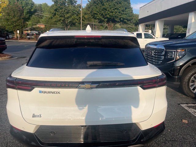Used 2024 Chevrolet Equinox EV LT FWD image 3