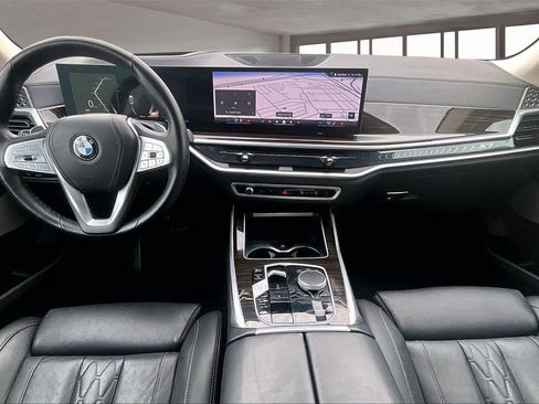 Used 2025 BMW X7 xDrive40i image 15