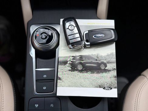 Used 2021 Ford Escape SEL w/ Technology Package FWD image 32