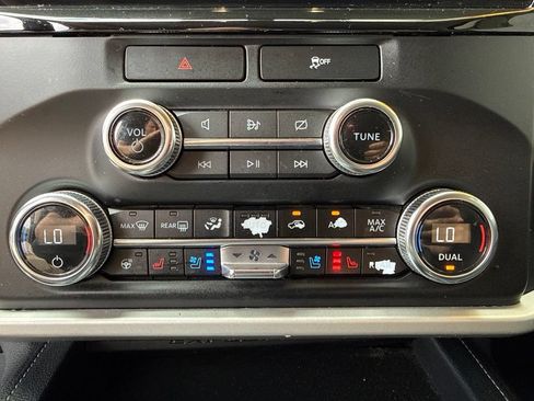 Used 2023 Ford Expedition XLT RWD image 18