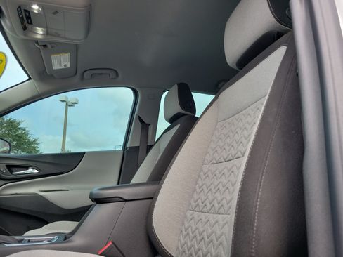 Used 2023 Chevrolet Equinox LS FWD image 23
