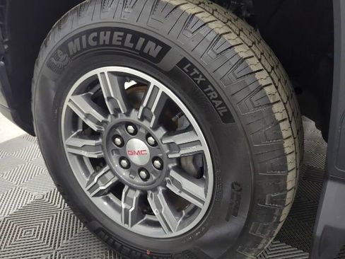 Used 2024 GMC Sierra 1500 AT4 AWD/4WD image 29