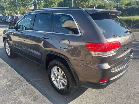 Used 2017 Jeep Grand Cherokee Laredo w/ Quick Order Package 2BE RWD image 4