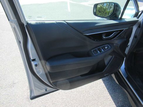 Used 2020 Subaru Outback Limited image 14
