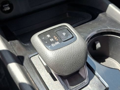 Used 2024 Nissan Rogue S AWD/4WD image 14