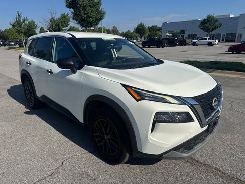 Used 2022 Nissan Rogue S AWD/4WD image 3