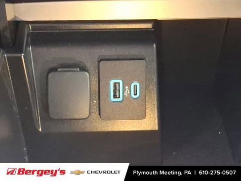 Used 2023 Ford Explorer XLT w/ Equipment Group 202A image 28