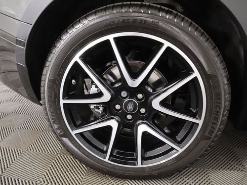 Certified 2026 Land Rover Range Rover Velar Dynamic SE image 33