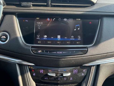 Used 2018 Cadillac XT5 Premium Luxury FWD image 16