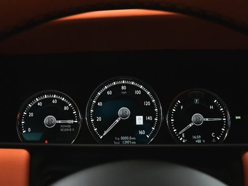 Used 2024 Rolls-Royce Cullinan image 48