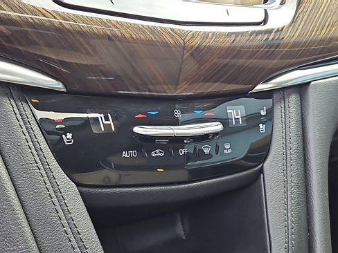 Used 2020 Cadillac XT6 Premium Luxury w/ Platinum Package image 17