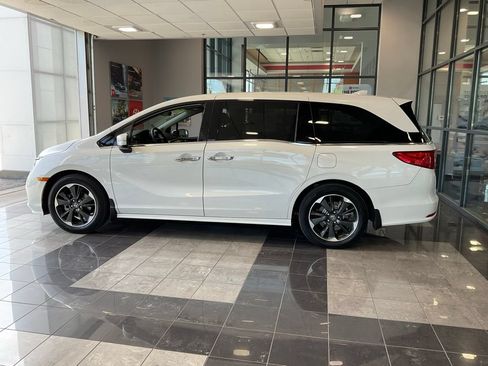 Used 2024 Honda Odyssey Elite image 4