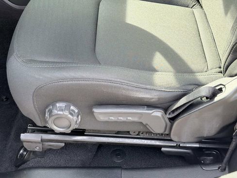 Used 2021 Jeep Wrangler Sport S image 16