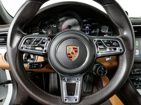 Certified 2018 Porsche 911 Carrera 4S image 9