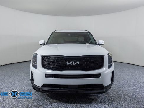 Used 2022 Kia Telluride EX w/ EX Premium Package image 2