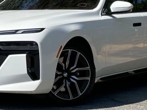 Used 2023 BMW 740i w/ Parking Assistance Package RWD image 2