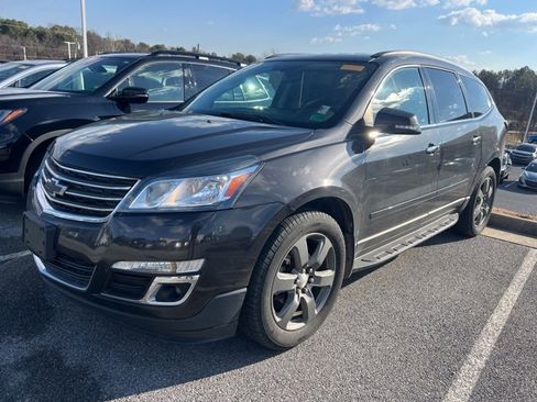 Used 2017 Chevrolet Traverse LT w/ Graphite Special Edition image 1