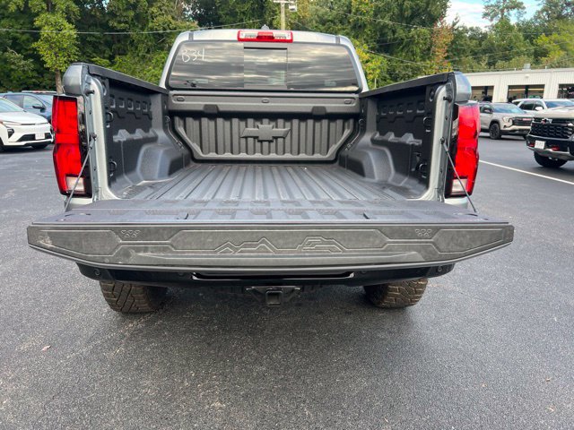 New 2026 Chevrolet Colorado ZR2 w/ Off-Road Front Bumper Package AWD/4WD image 14