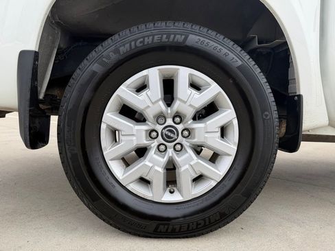 Used 2022 Nissan Frontier SV image 27