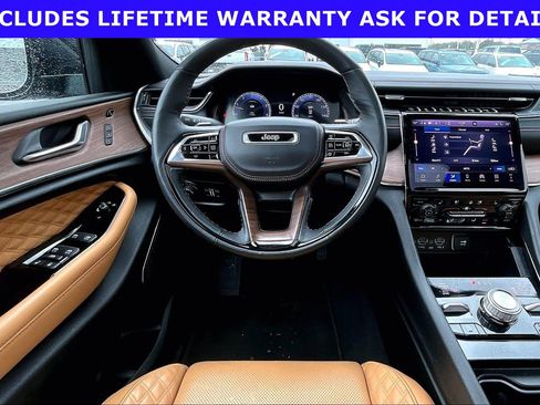 Used 2025 Jeep Grand Cherokee Summit w/ MOPAR Finishing Package AWD/4WD image 5