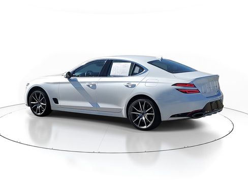 Used 2025 Genesis G70 2.5T image 7