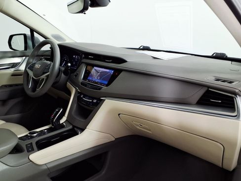Used 2021 Cadillac XT5 Premium Luxury FWD image 9
