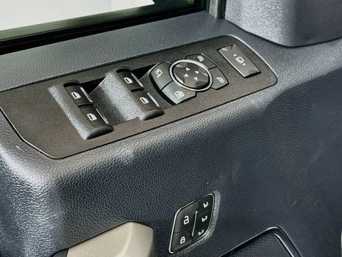 Used 2022 Ford F350 Lariat w/ Black Appearance Package AWD/4WD image 18