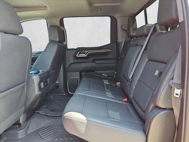 Used 2024 Chevrolet Silverado 1500 LT Trail Boss w/ LT Trail Boss Premium Package AWD/4WD image 16