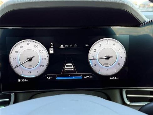 Certified 2024 Hyundai Elantra SEL image 18