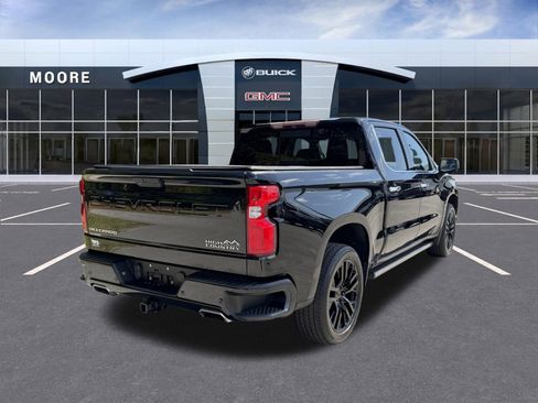 Used 2019 Chevrolet Silverado 1500 High Country w/ Technology Package AWD/4WD image 3