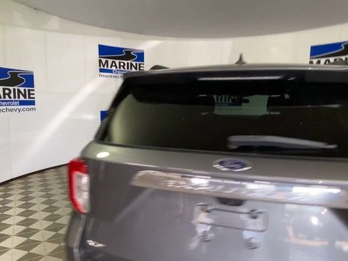 Used 2022 Ford Explorer XLT RWD image 9