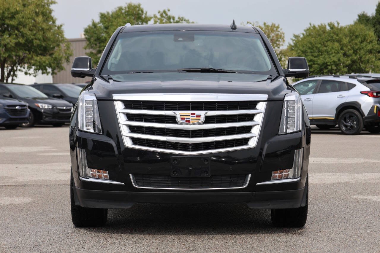 Used 2016 Cadillac Escalade Luxury AWD/4WD image 2
