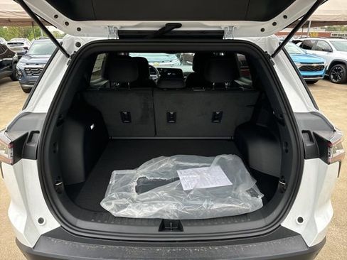 New 2025 Chevrolet Equinox LT w/ Safety and Technology Package image 10