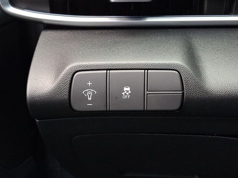 Used 2025 Hyundai Elantra SEL FWD image 26